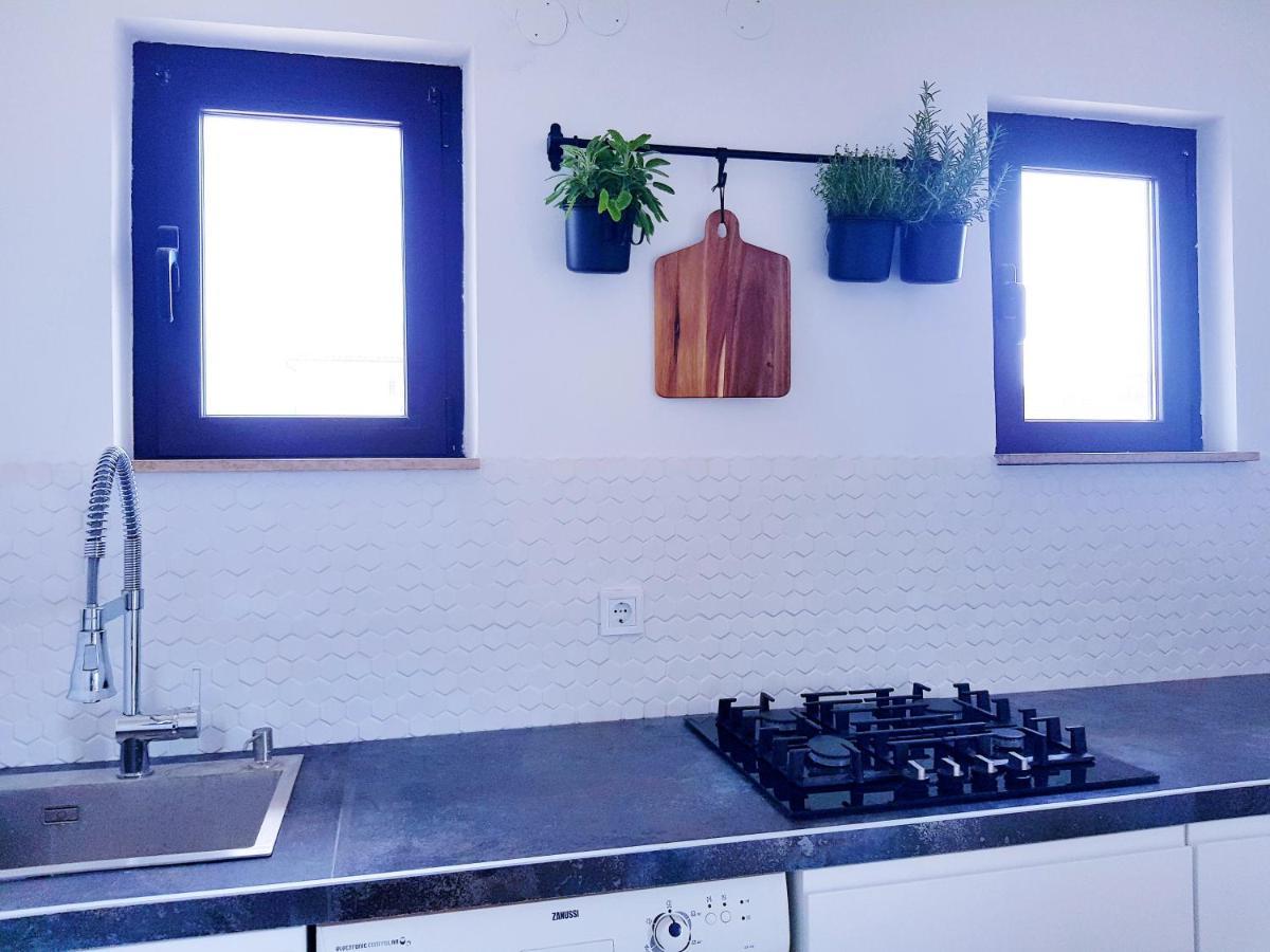 Apartment Sea View Ровинь Экстерьер фото